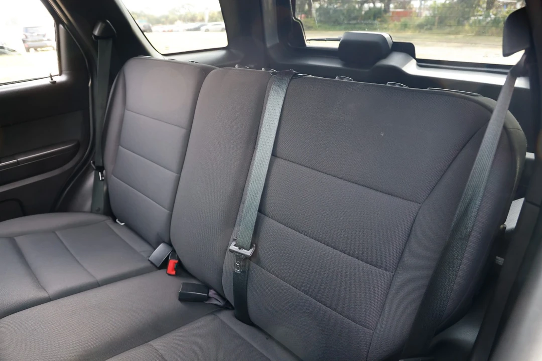 2010 Ford Escape - Image 8 of 21