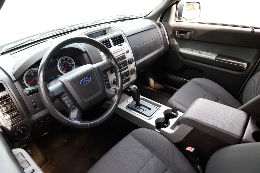 2010 Ford Escape - Image 4 of 21