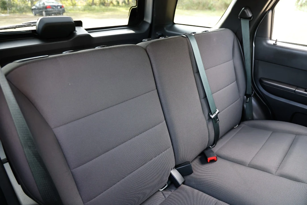 2010 Ford Escape - Image 14 of 21