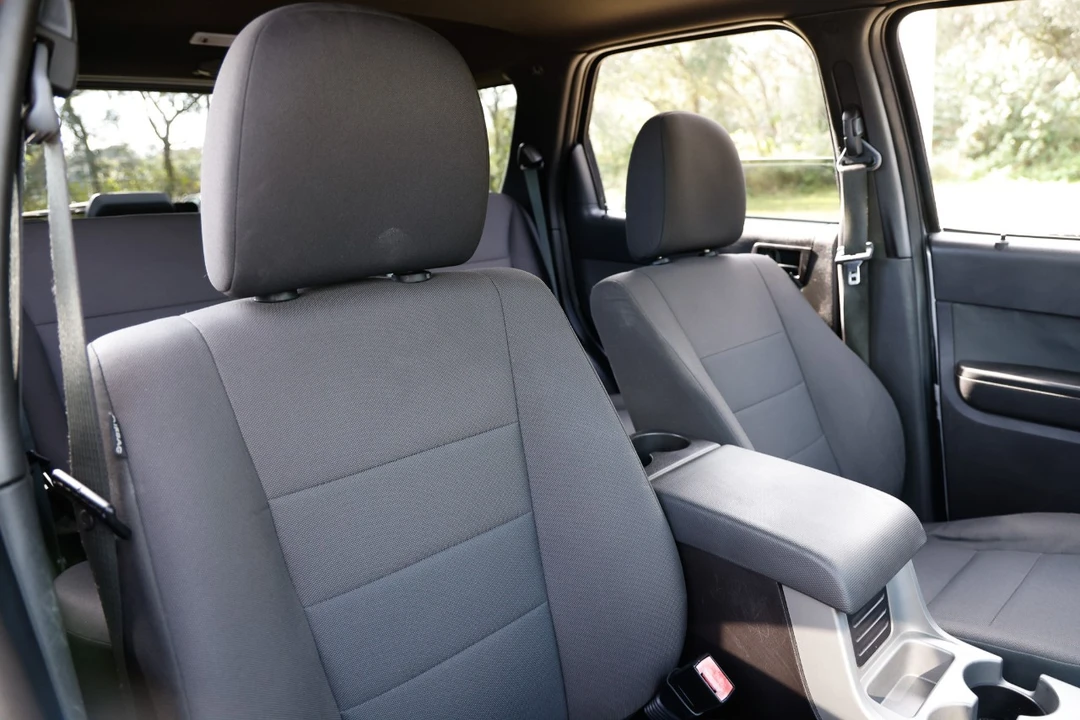 2010 Ford Escape - Image 18 of 21