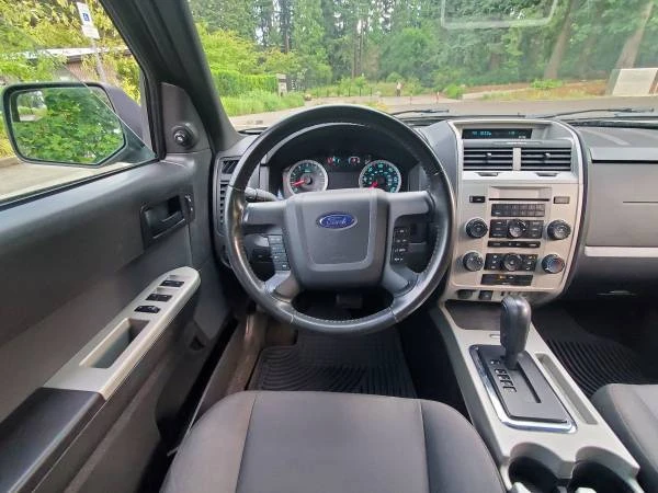 2010 Ford Escape - Image 13 of 31
