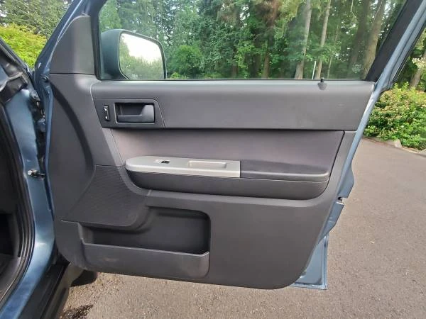 2010 Ford Escape - Image 19 of 31