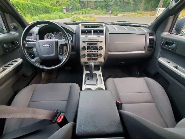 2010 Ford Escape - Image 15 of 31