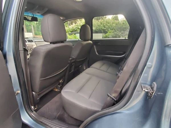 2010 Ford Escape - Image 23 of 31