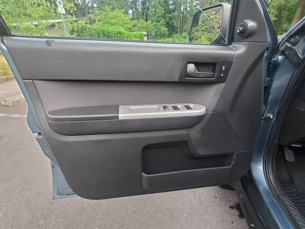 2010 Ford Escape - Image 11 of 31