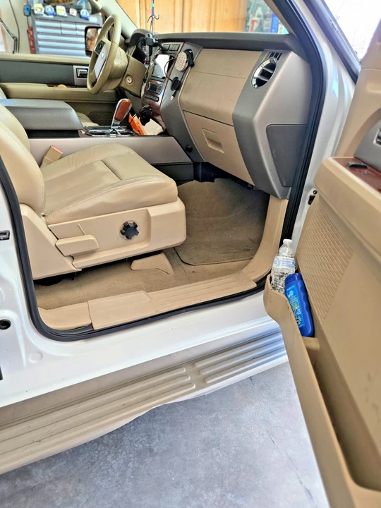 2010 Ford Expedition 3rd Gen - Image 8 of 21