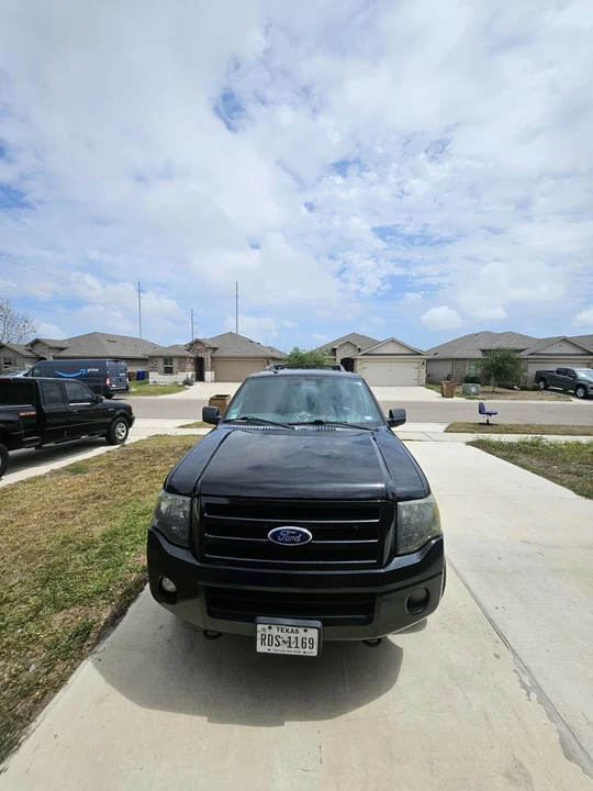 2010 Ford Expedition 3rd Gen - Image 5 of 15