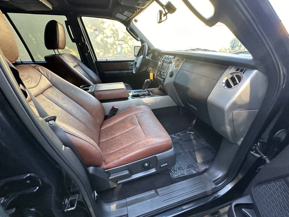 2010 Ford Expedition 3rd Gen - Image 16 of 21