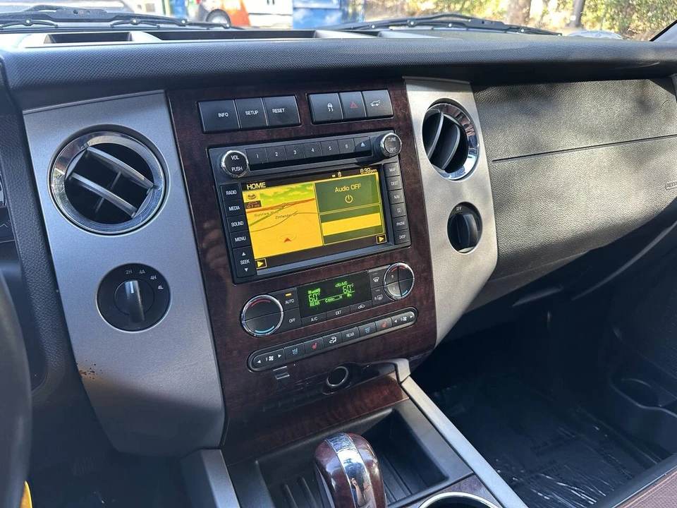 2010 Ford Expedition 3rd Gen - Image 20 of 21