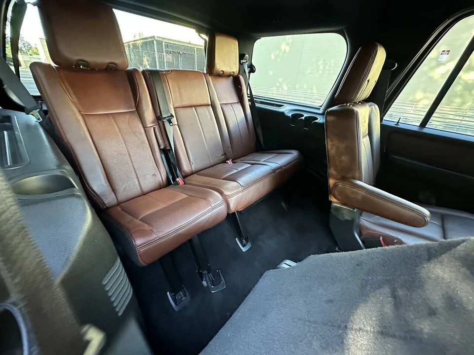 2010 Ford Expedition 3rd Gen - Image 17 of 21