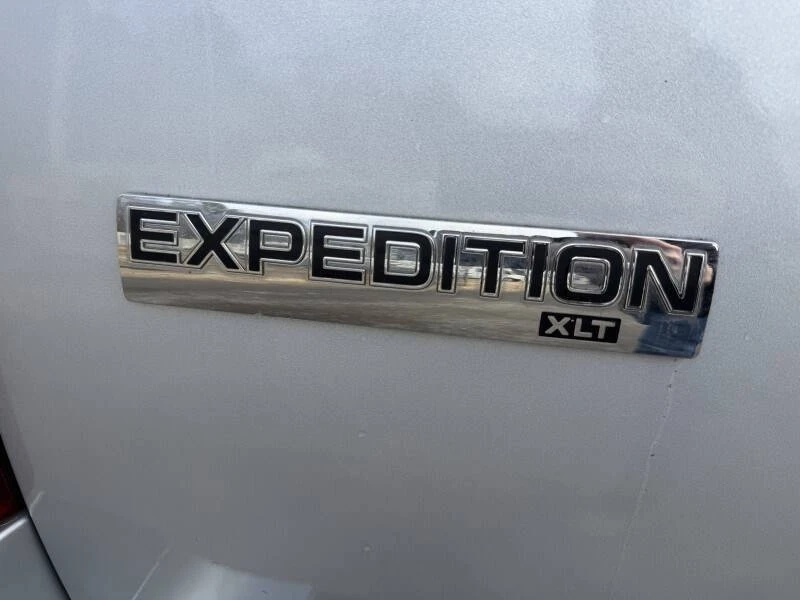2010 Ford Expedition 3rd Gen - Image 8 of 21