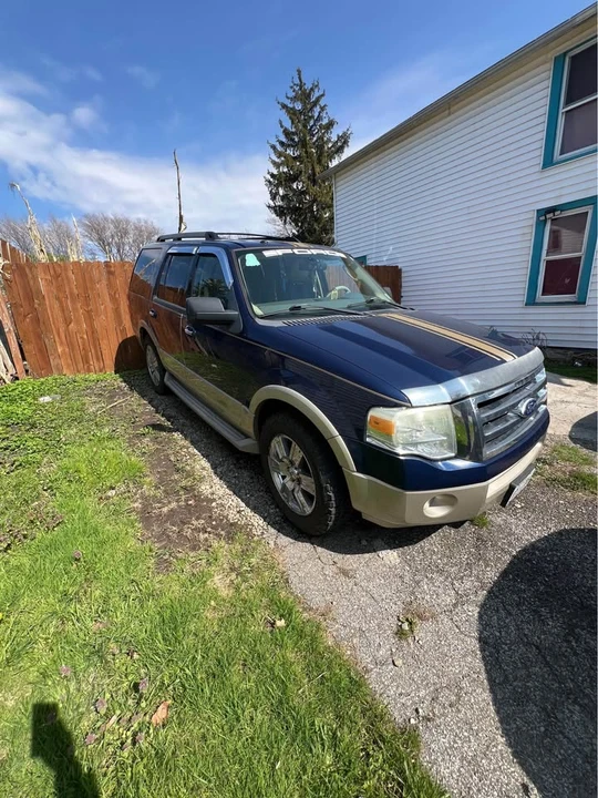 2010 Ford Expedition 3rd Gen - Image 2 of 8