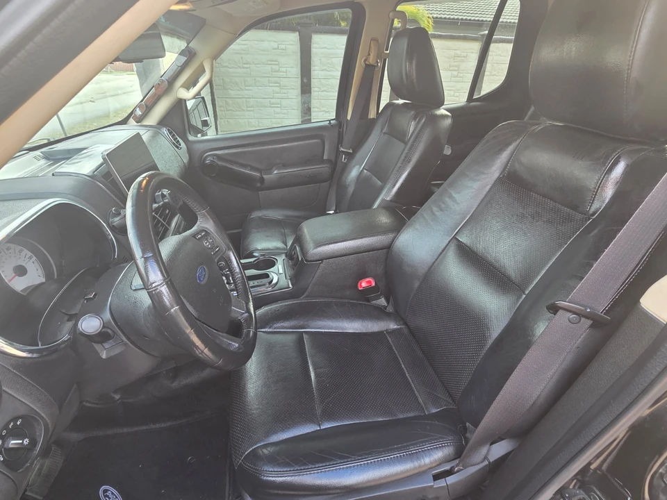 2010 Ford Explorer Sport Trac - Image 18 of 24