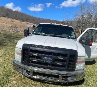 2010 Ford F-350 Super Duty Super Cab Chassis
