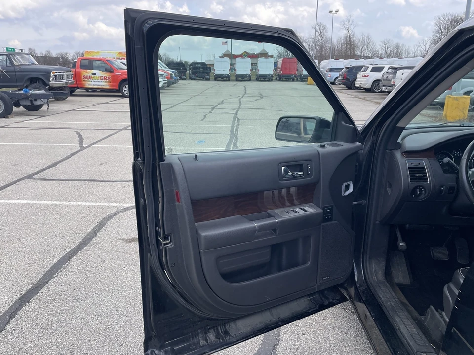 2010 Ford Flex - Image 19 of 21