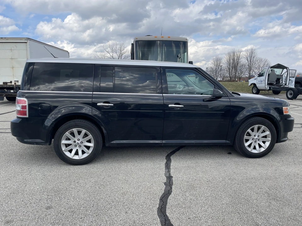 2010 Ford Flex - Image 9 of 21
