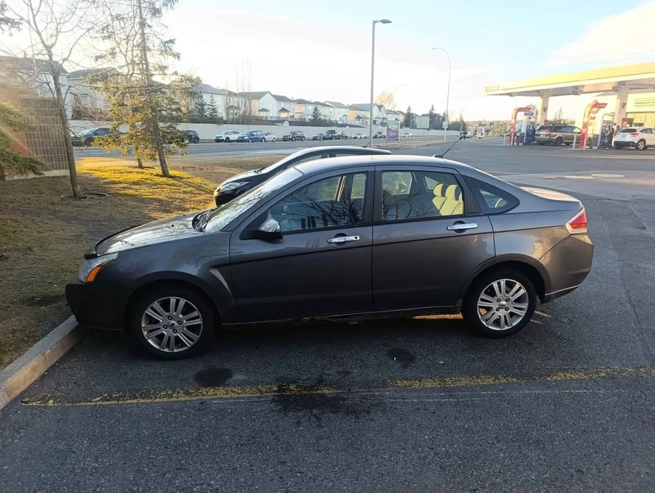 2010 Ford Focus 2nd Gen - Image 2 of 3