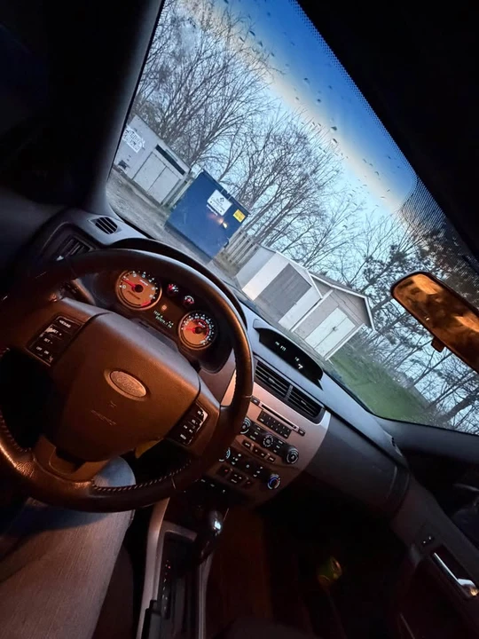 2010 Ford Focus - Image 3 of 9