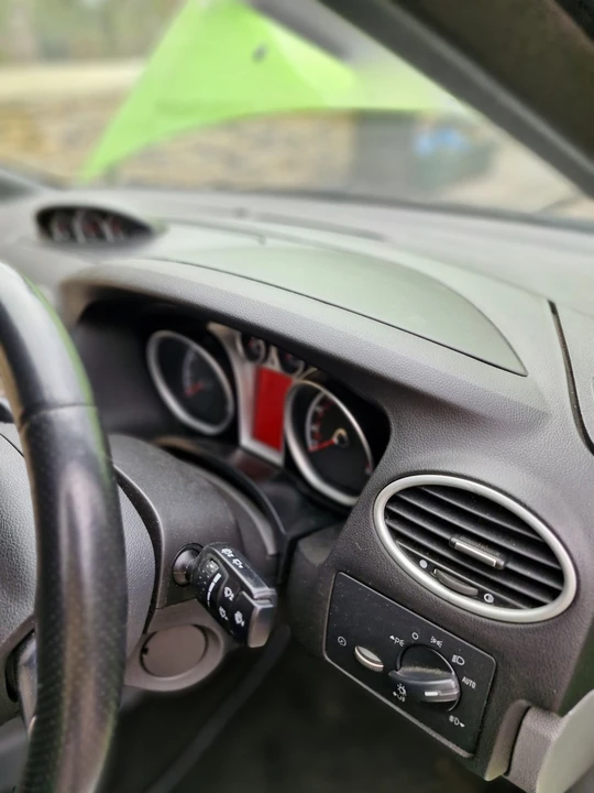 2010 Ford Focus RS 2nd Gen - Image 18 of 30