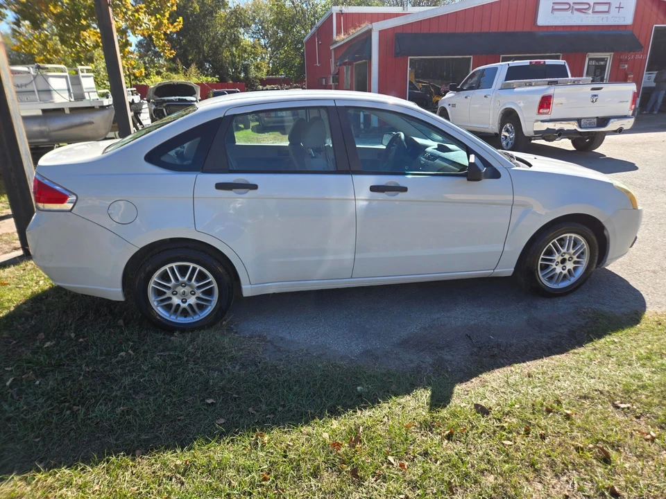 2010 Ford Focus 2nd Gen - Image 3 of 14