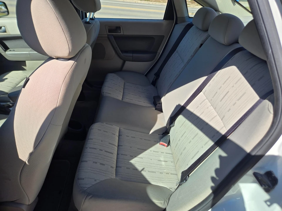 2010 Ford Focus 2nd Gen - Image 10 of 14