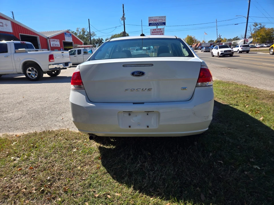 2010 Ford Focus 2nd Gen - Image 4 of 14