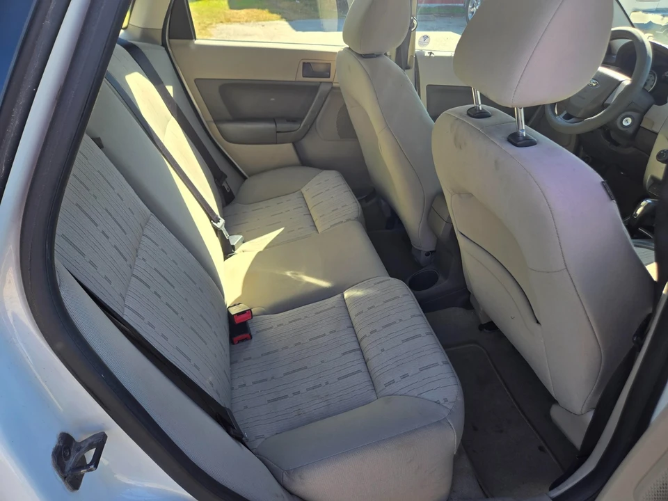 2010 Ford Focus 2nd Gen - Image 14 of 14