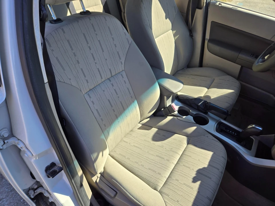 2010 Ford Focus 2nd Gen - Image 12 of 14