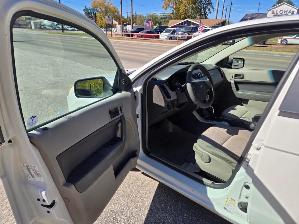 2010 Ford Focus 2nd Gen - Image 6 of 14