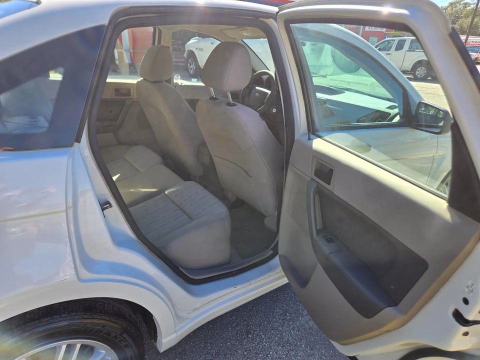 2010 Ford Focus 2nd Gen - Image 13 of 14