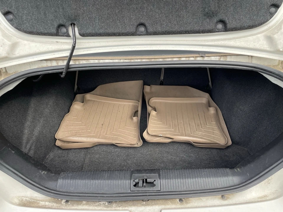 2010 Ford Focus 2nd Gen - Image 12 of 15