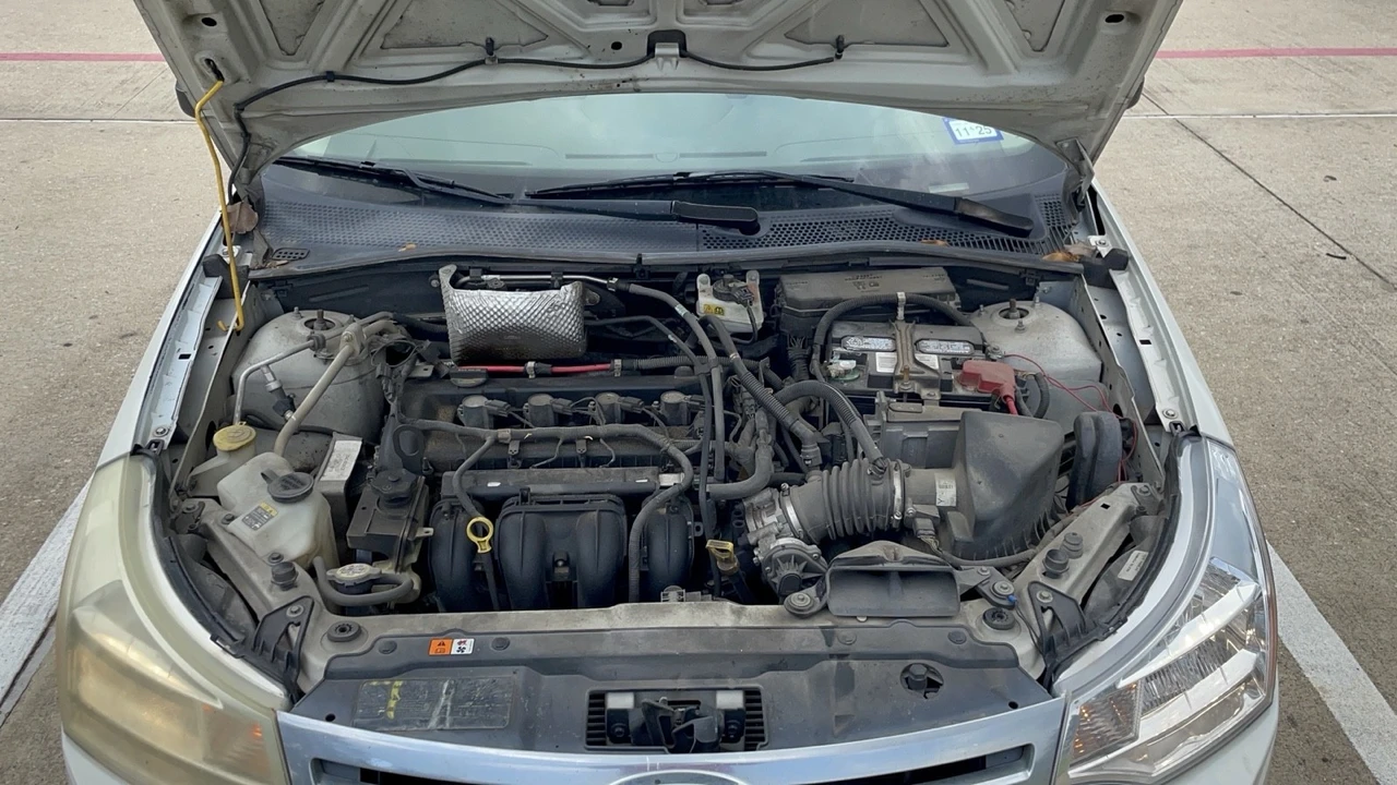 2010 Ford Focus 2nd Gen - Image 13 of 15