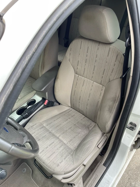 2010 Ford Focus 2nd Gen - Image 9 of 15