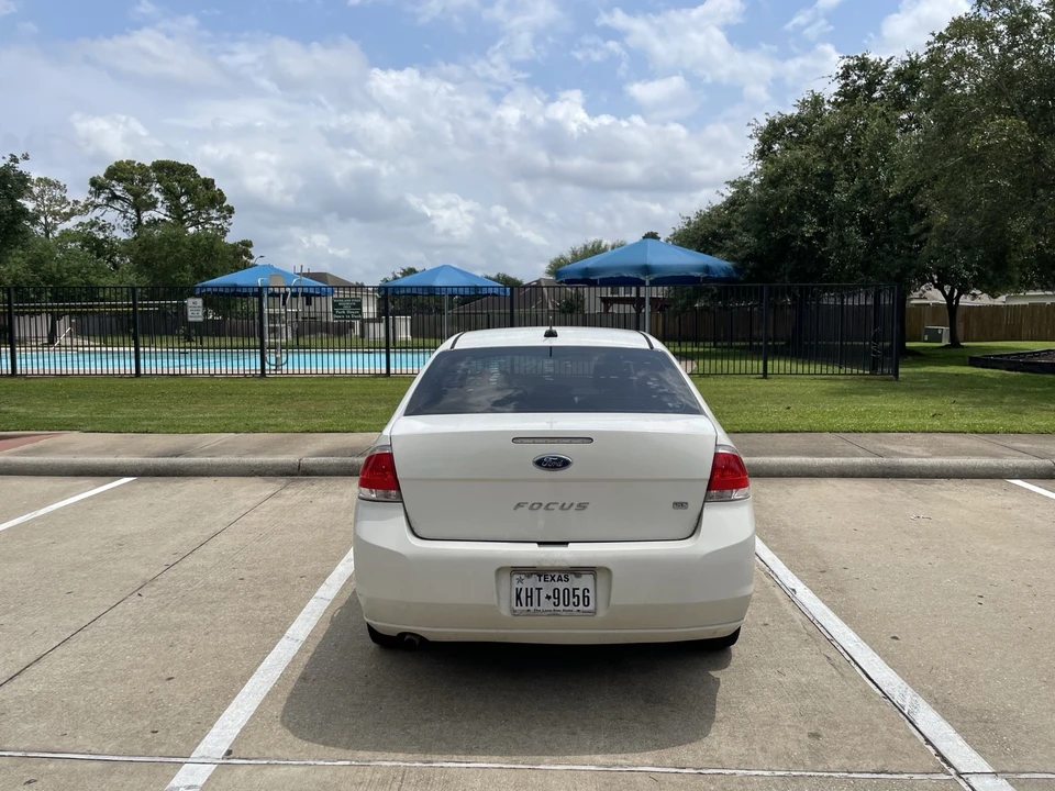 2010 Ford Focus 2nd Gen - Image 3 of 15