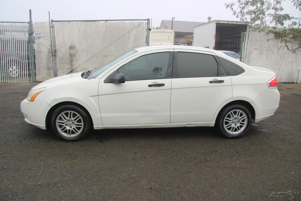 2010 Ford Focus 2nd Gen - Image 3 of 21