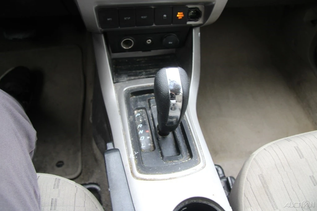 2010 Ford Focus 2nd Gen - Image 16 of 21