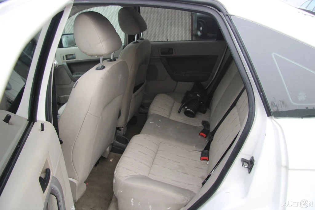 2010 Ford Focus 2nd Gen - Image 18 of 21