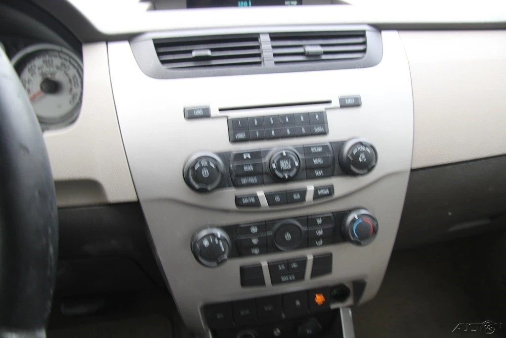2010 Ford Focus 2nd Gen - Image 15 of 21