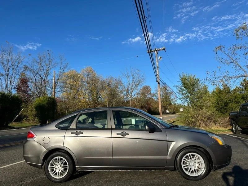 2010 Ford Focus 2nd Gen - Image 8 of 12