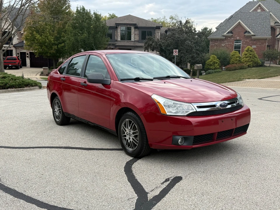 2010 Ford Focus 2nd Gen - Image 2 of 12