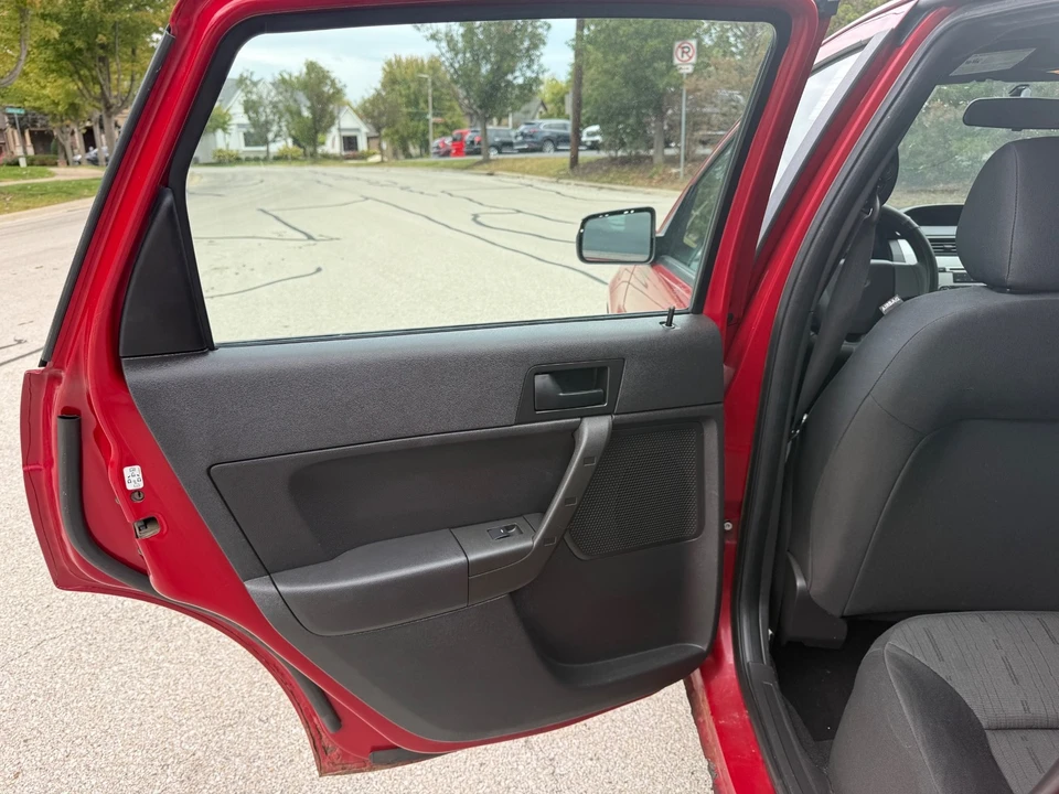 2010 Ford Focus 2nd Gen - Image 12 of 12