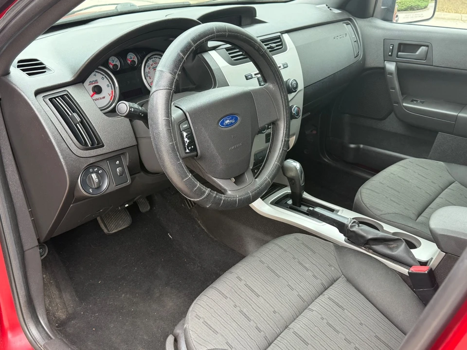 2010 Ford Focus 2nd Gen - Image 5 of 12