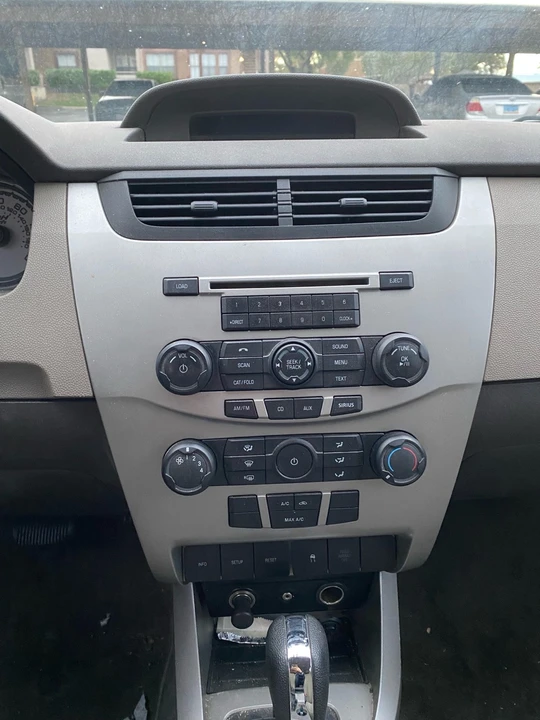 2010 Ford Focus 2nd Gen - Image 6 of 11