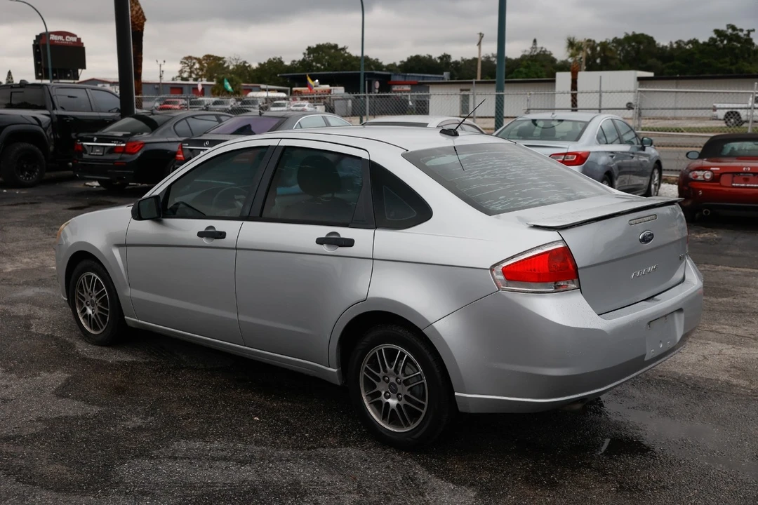 2010 Ford Focus 2nd Gen - Image 5 of 12