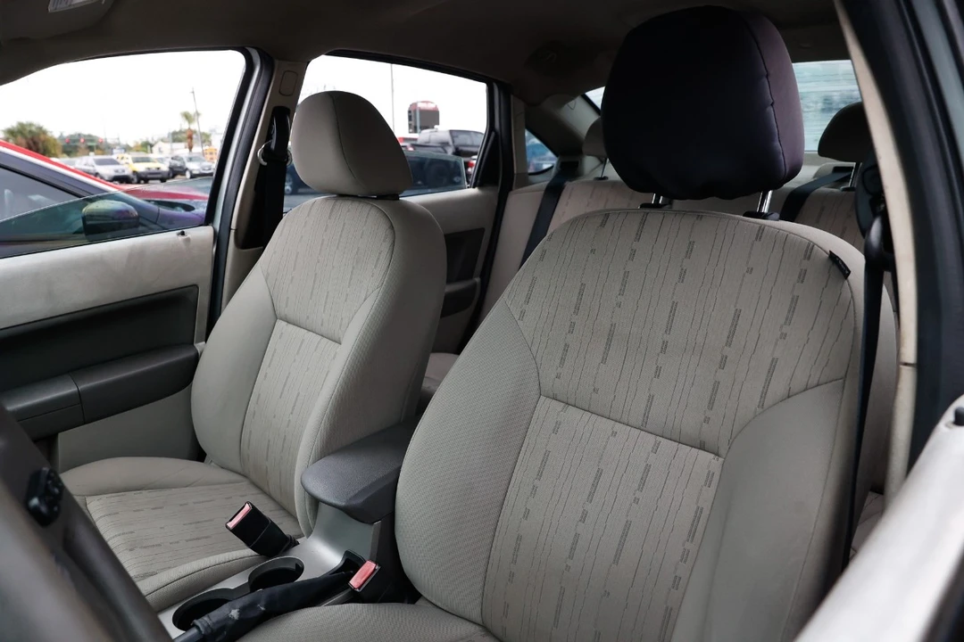 2010 Ford Focus 2nd Gen - Image 6 of 12