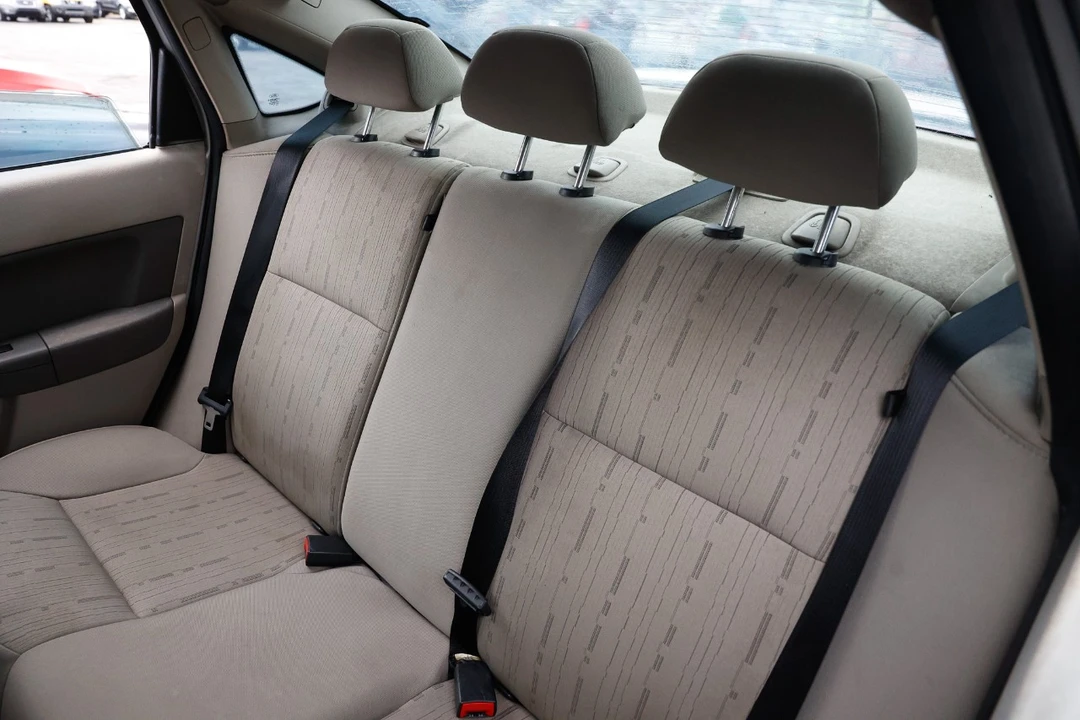 2010 Ford Focus 2nd Gen - Image 8 of 21