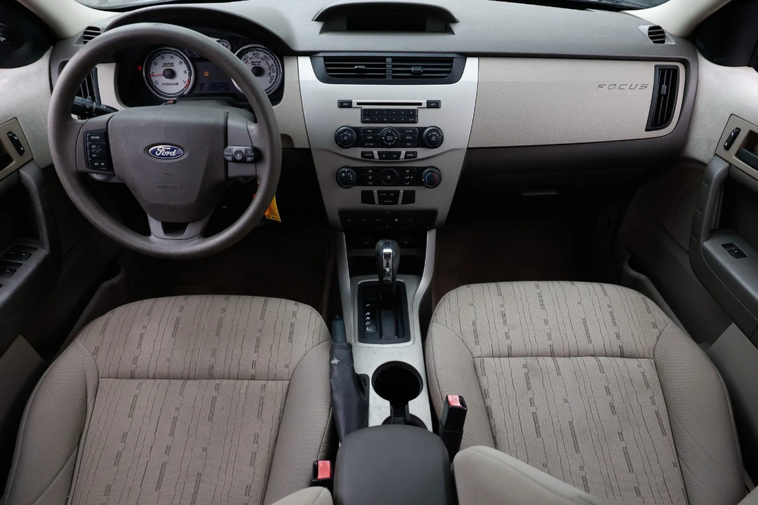 2010 Ford Focus 2nd Gen - Image 2 of 12