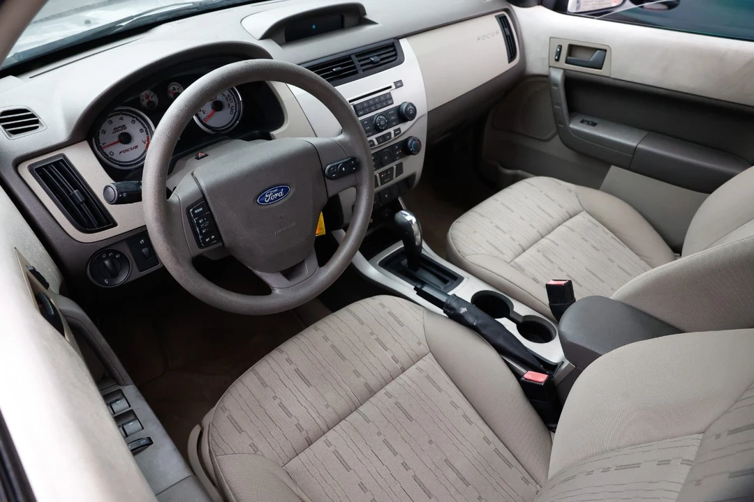 2010 Ford Focus 2nd Gen - Image 4 of 12