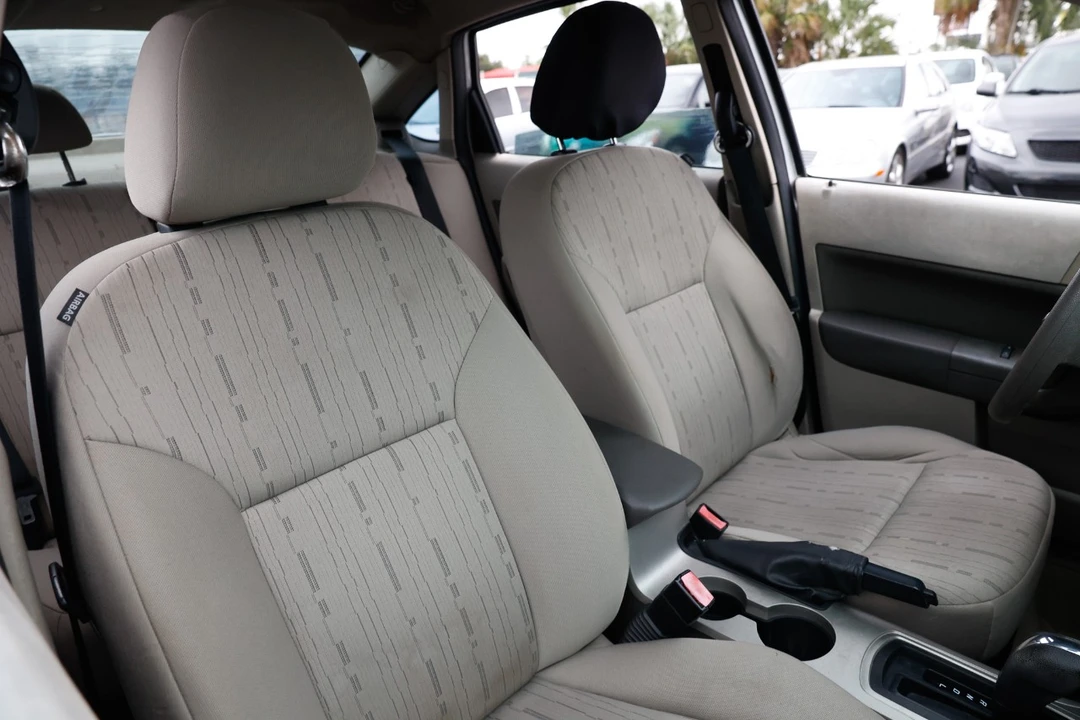 2010 Ford Focus 2nd Gen - Image 18 of 21