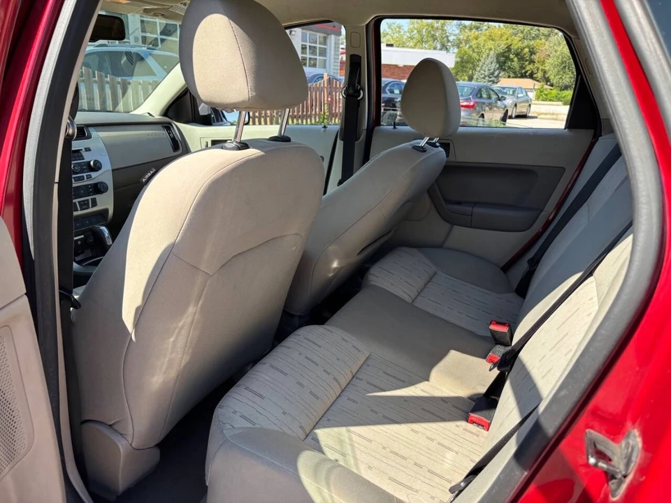2010 Ford Focus 2nd Gen - Image 15 of 18